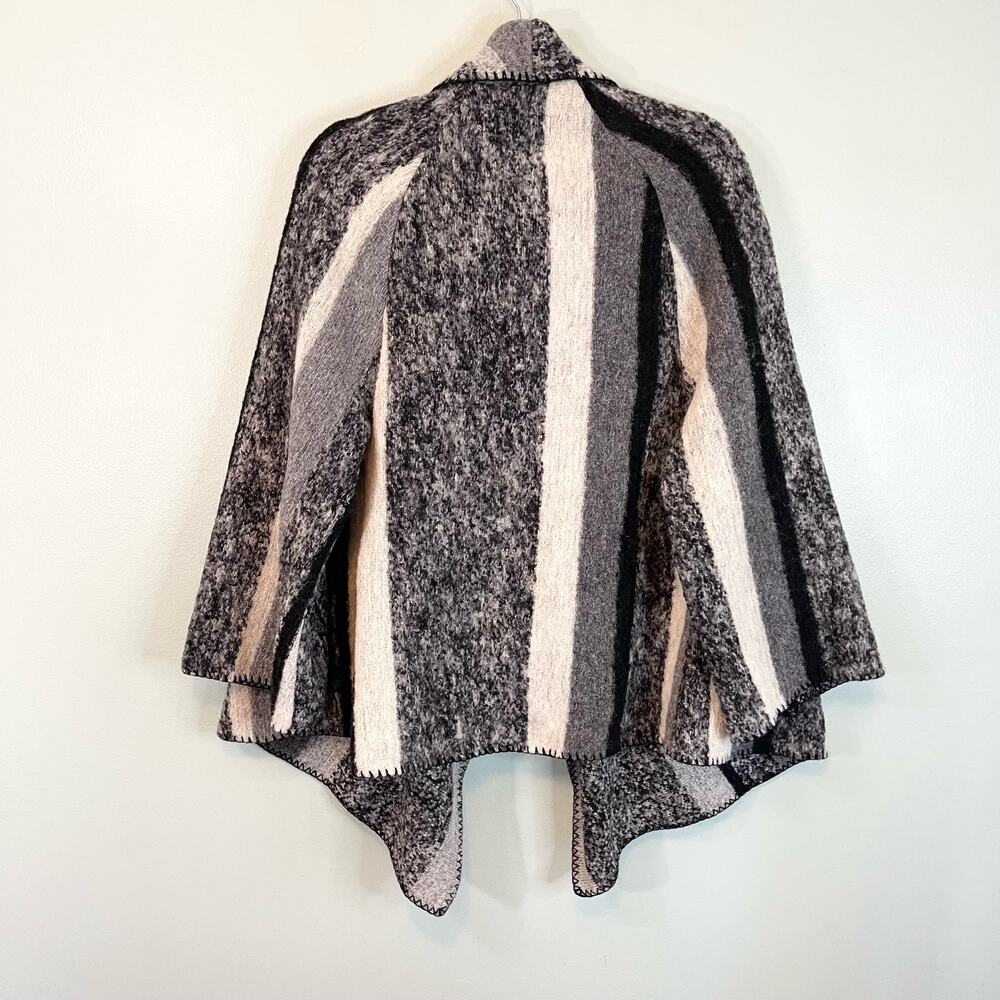 ZARA Women's Gray Stripe Outerwear Knit Wool Open Front Poncho Cape Medium NWT - Picture 2 of 9